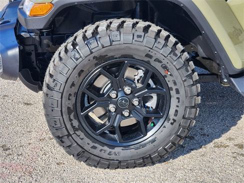 New 2025 Jeep Gladiator Sport image 8