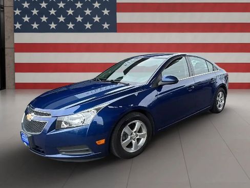 Used 2013 Chevrolet Cruze LT image 2