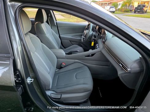 Used 2024 Hyundai Elantra SE image 42