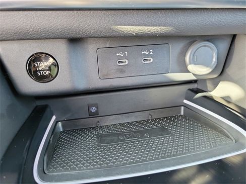 Used 2024 Nissan Rogue SL w/ SL Premium Package image 30