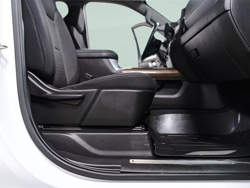 Used 2024 Chevrolet Silverado 2500 LT w/ Z71 Sport Edition image 35