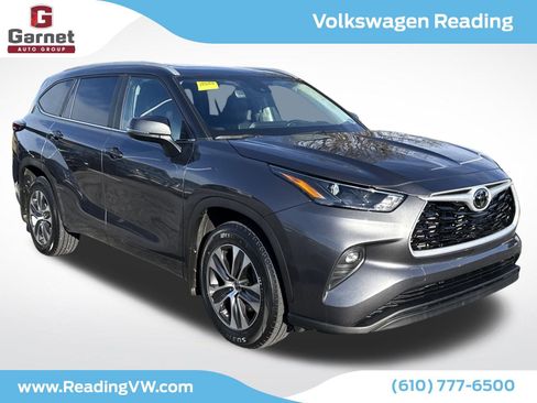 Used 2024 Toyota Highlander XLE image 7