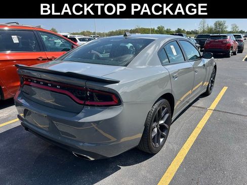 Used 2019 Dodge Charger SXT w/ Plus Group RWD image 3