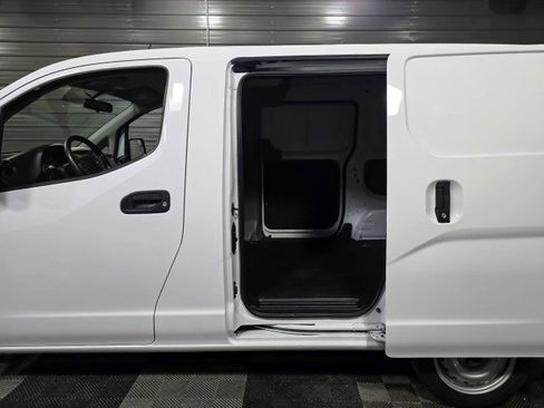 Used 2019 Nissan NV200 S w/ Cruise Control Package image 11
