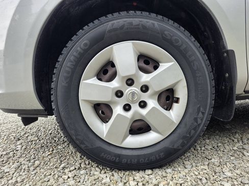 Used 2014 Nissan Rogue S w/ Convenience Package AWD/4WD image 9