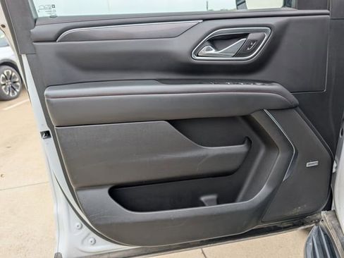 Used 2024 Chevrolet Suburban RST RWD image 16