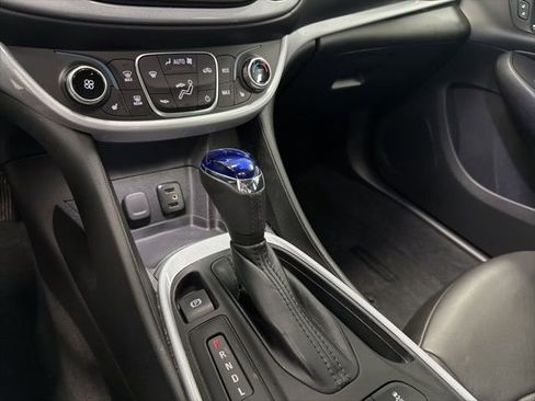 Used 2018 Chevrolet Volt LT w/ Comfort Package FWD image 22