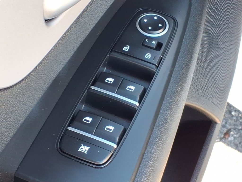 Used 2024 Kia Forte LXS w/ LXS Technology Package FWD image 13