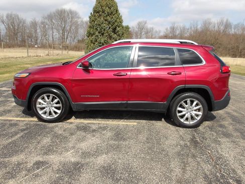 Used 2016 Jeep Cherokee Limited image 10