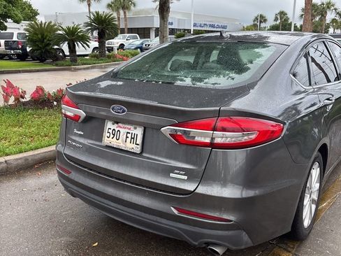 Used 2019 Ford Fusion SE FWD image 5