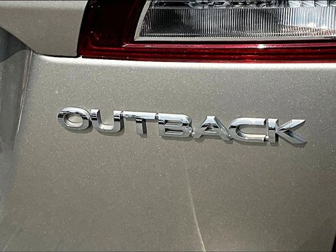 Used 2019 Subaru Outback 2.5i Limited image 24