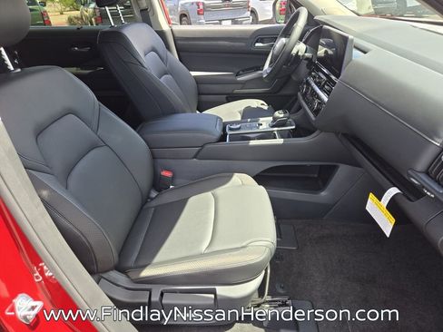 New 2026 Nissan Pathfinder SL w/ SL Premium Package (P04) AWD/4WD image 18