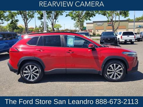 Used 2022 Toyota Corolla Cross XLE AWD/4WD image 7
