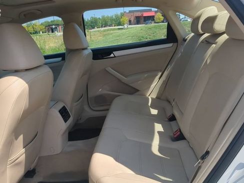 Used 2013 Volkswagen Passat 2.5 SE FWD image 12