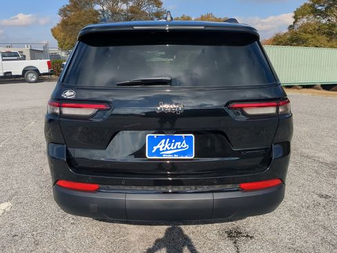 New 2025 Jeep Grand Cherokee L Limited w/ Black Appearance Package RWD image 4