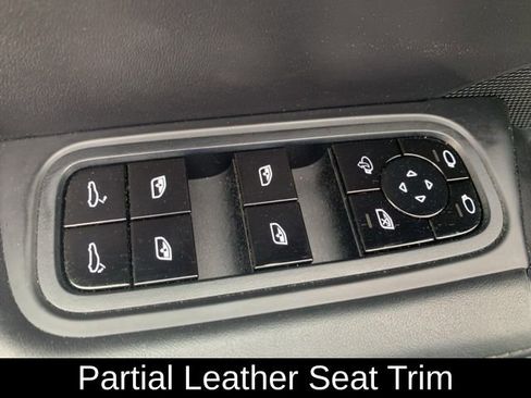 Used 2019 Porsche Cayenne S image 19