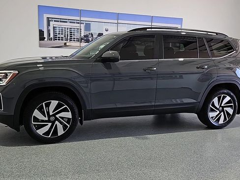 New 2026 Volkswagen Atlas SE FWD image 6