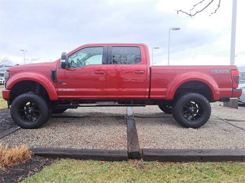 Used 2021 Ford F350 Lariat image 2