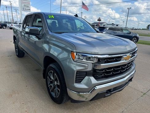 Used 2024 Chevrolet Silverado 1500 LT AWD/4WD image 4