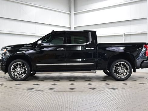 Used 2025 Chevrolet Silverado 1500 High Country AWD/4WD image 4
