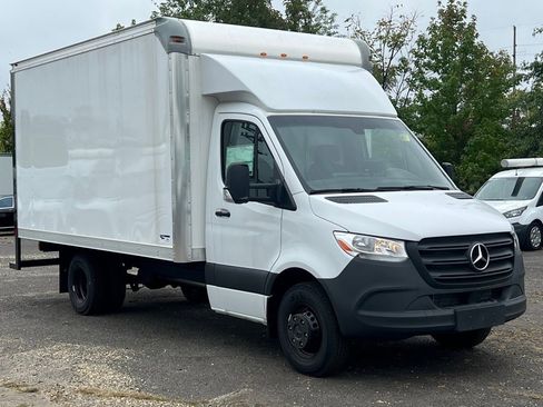 Used 2024 Mercedes-Benz Sprinter 4500 image 10