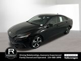 Used 2023 Hyundai Elantra Limited image 2
