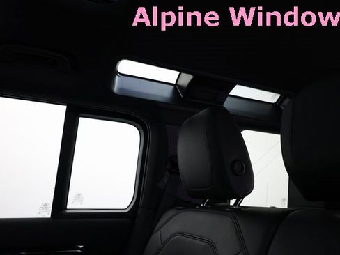 Used 2023 Land Rover Defender 110 SE image 14