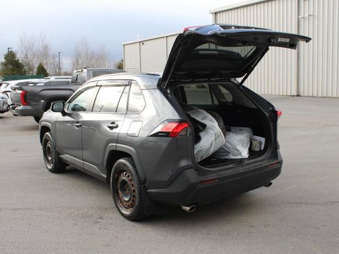 Used 2020 Toyota RAV4 XLE Premium AWD/4WD image 5