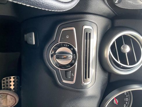 Used 2015 Mercedes-Benz C 300 4MATIC Sedan image 33