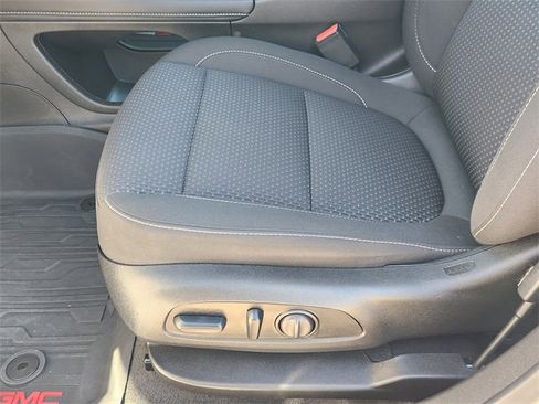 Used 2023 GMC Acadia SLE w/ Driver Convenience Package image 23