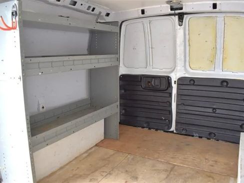 Used 2006 Chevrolet Express 3500 RWD image 24