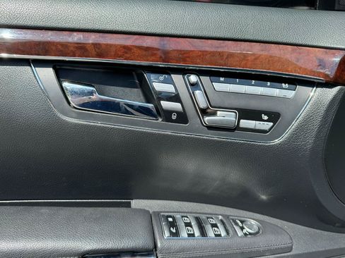 Used 2007 Mercedes-Benz S 550 4MATIC image 9