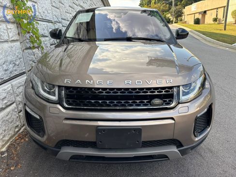 Used 2017 Land Rover Range Rover Evoque SE image 2