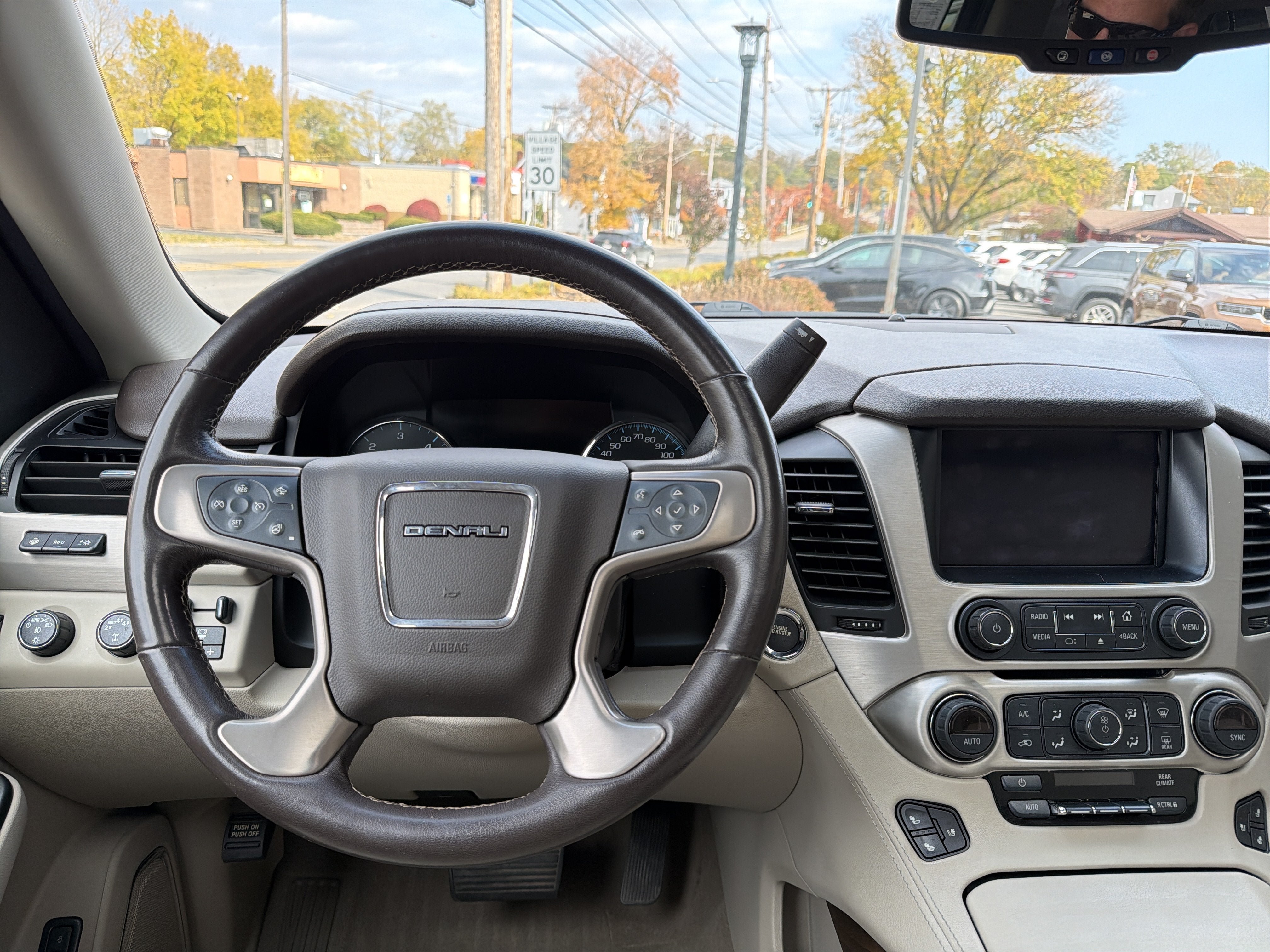 Used 2019 GMC Yukon Denali w/ Denali Ultimate Package AWD/4WD image 11