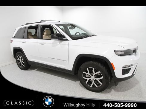 Used 2024 Jeep Grand Cherokee Limited image 1
