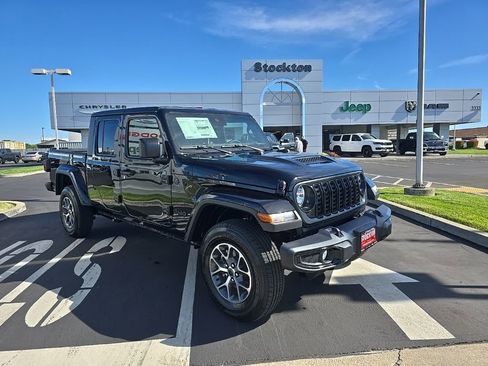 New 2025 Jeep Gladiator Sport image 2