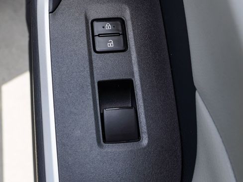 Used 2021 Toyota RAV4 XLE w/ Carpet Mat Package (TMS) AWD/4WD image 26