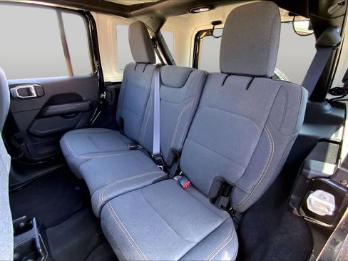 Used 2025 Jeep Wrangler Unlimited Sahara AWD/4WD image 21