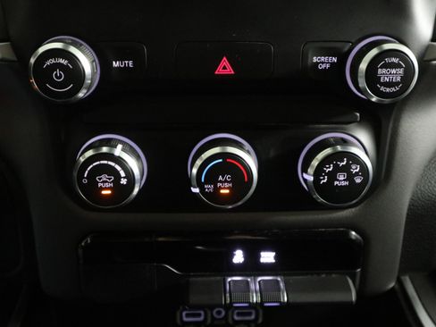 Used 2022 RAM 1500 Big Horn image 26