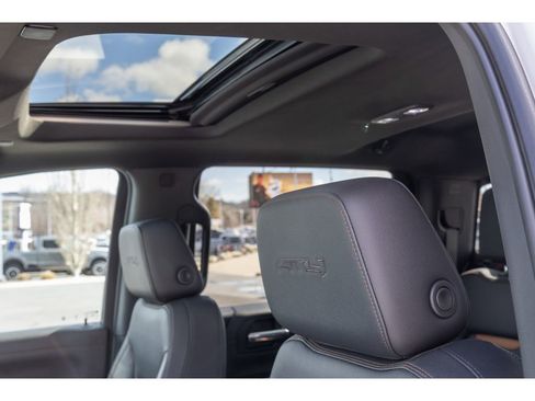 Used 2022 GMC Sierra 1500 AT4 w/ AT4 Premium Package image 17