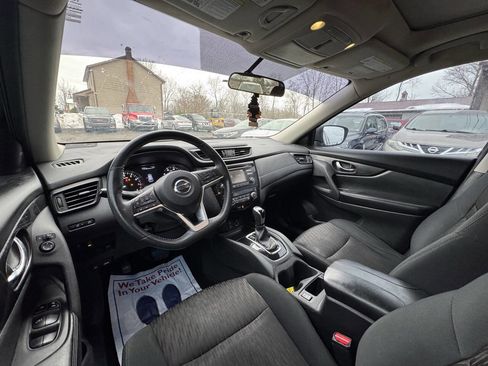 Used 2017 Nissan Rogue SV image 18