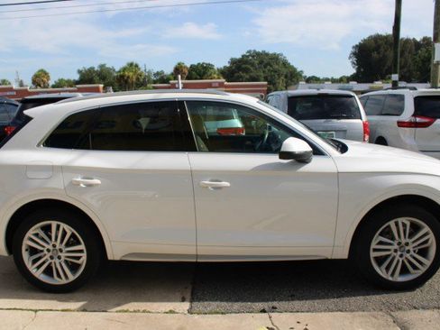 Used 2019 Audi Q5 2.0T Premium Plus w/ Premium Plus Package AWD/4WD image 3