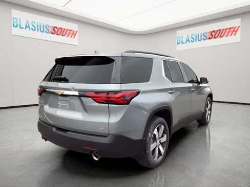 Used 2023 Chevrolet Traverse LT w/ LT Premium Package AWD/4WD image 3