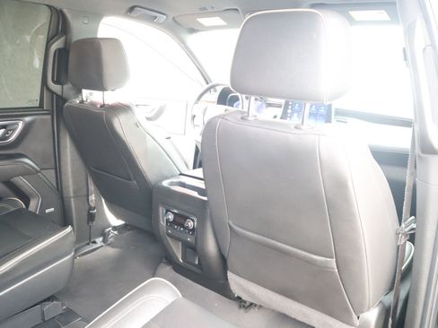Used 2022 Chevrolet Suburban Premier AWD/4WD image 47