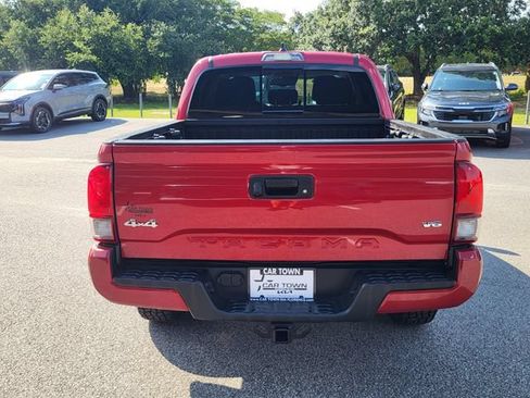 Used 2023 Toyota Tacoma SR5 w/ Technology Package AWD/4WD image 3
