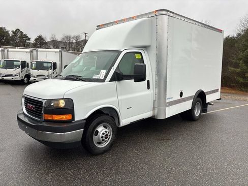 Used 2024 GMC Savana 3500 w/ Power Convenience Package RWD image 3