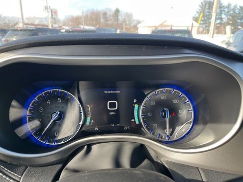 New 2026 Chrysler Pacifica Select image 21