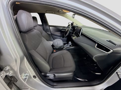 Used 2020 Toyota Corolla LE w/ Carpet Mat Package (TMS) FWD image 29