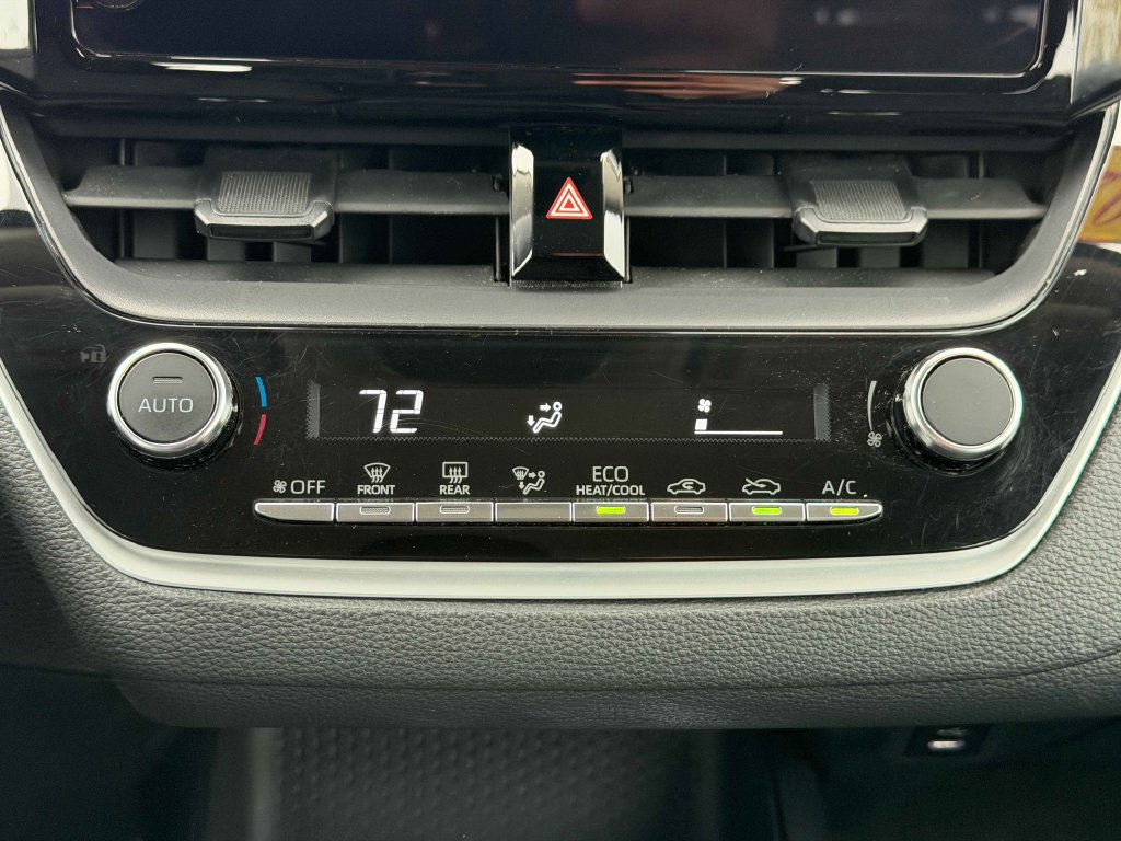 Used 2024 Toyota Corolla LE FWD image 33