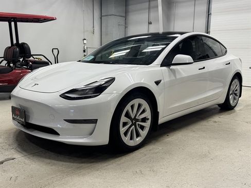 Used 2022 Tesla Model 3 Long Range AWD/4WD image 3